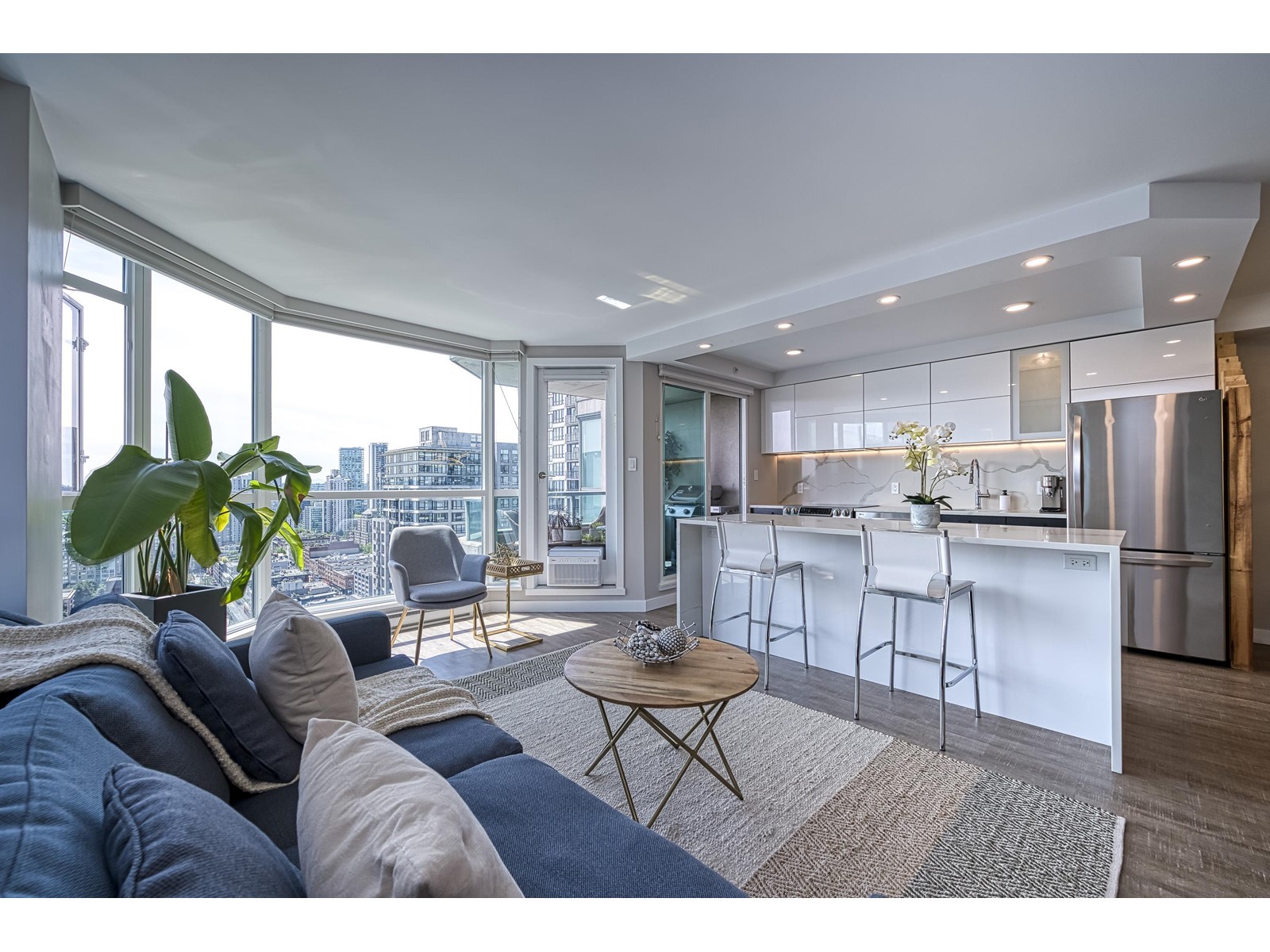 2401-888 Hamilton Street, Vancouver, BC, V6B 5W4