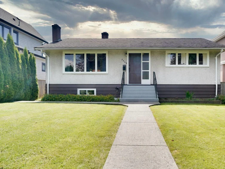 2348 Oliver Crescent, Vancouver, BC, V6L 1S5