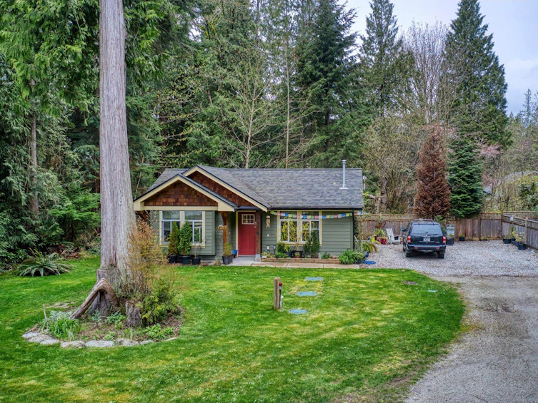 1375 Spruce Glen Road, Roberts Creek, BC, V0N 2W2
