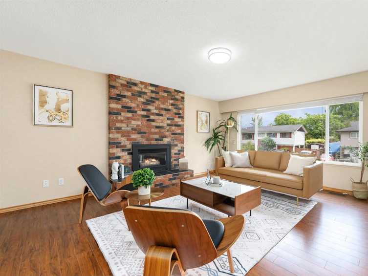 11931 Gee Street, Maple Ridge, BC, V2X 7L8