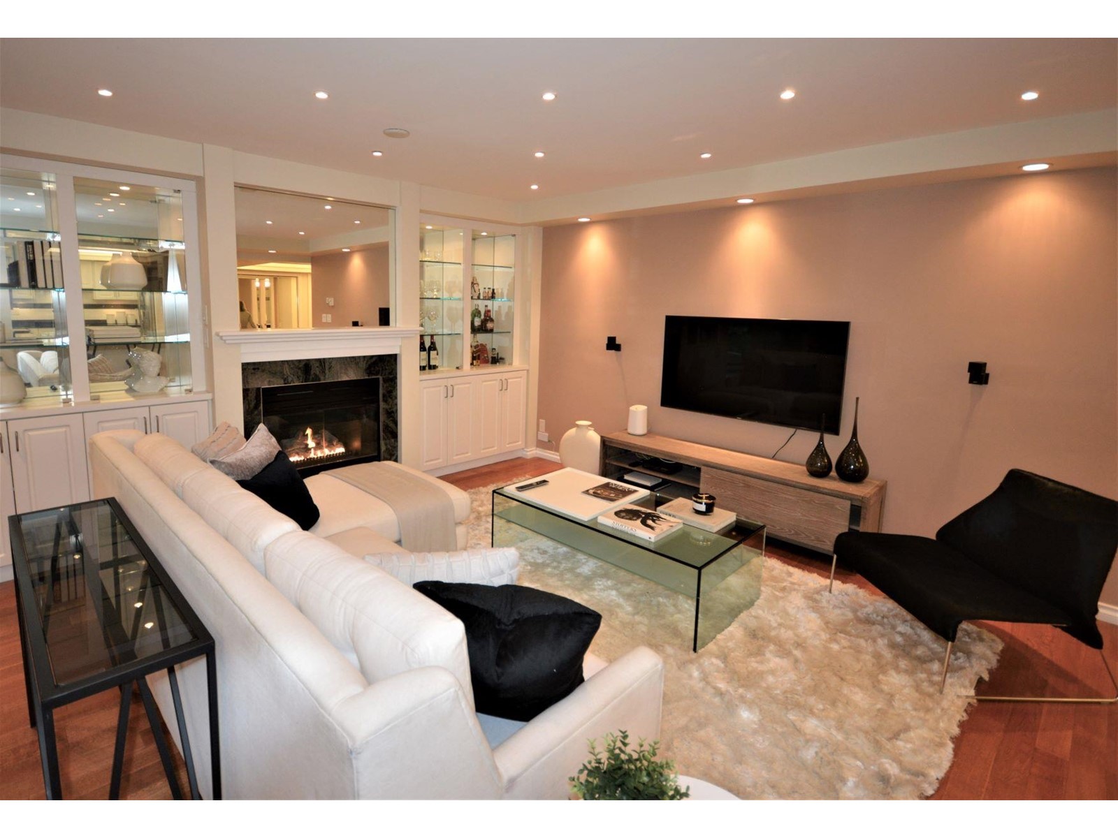 405-1188 Quebec Street, Vancouver, BC, V6A 4B3