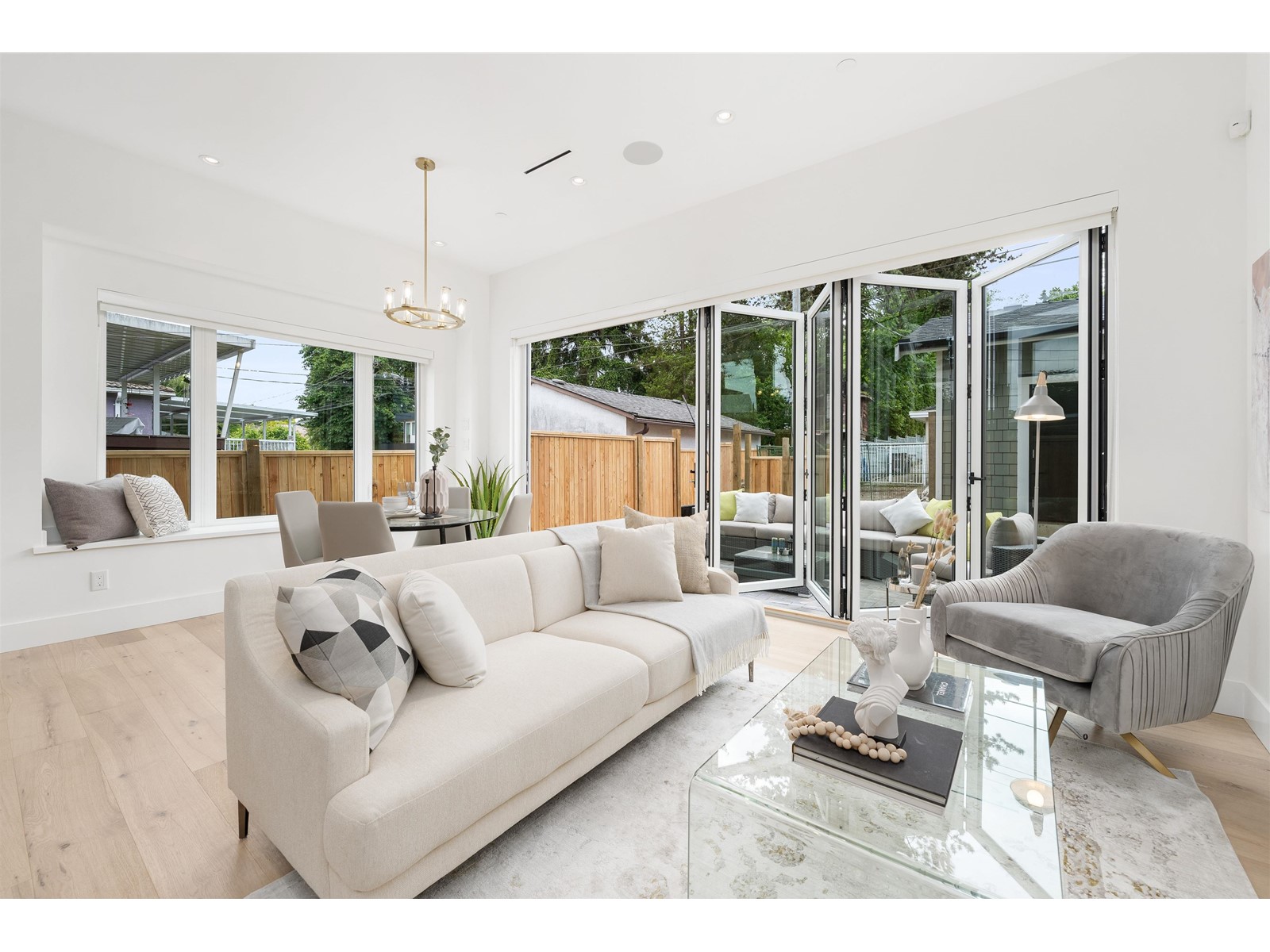 1164 East 16th Avenue, Vancouver, BC, V5T 2W3