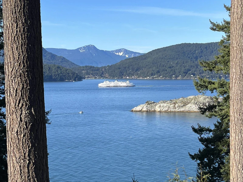 6243 St. Georges Crescent, West Vancouver BC V7W 1Z3