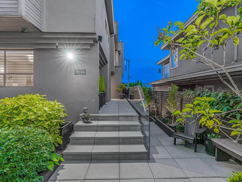 2344 Marine Drive, West Vancouver BC V7V 1K8