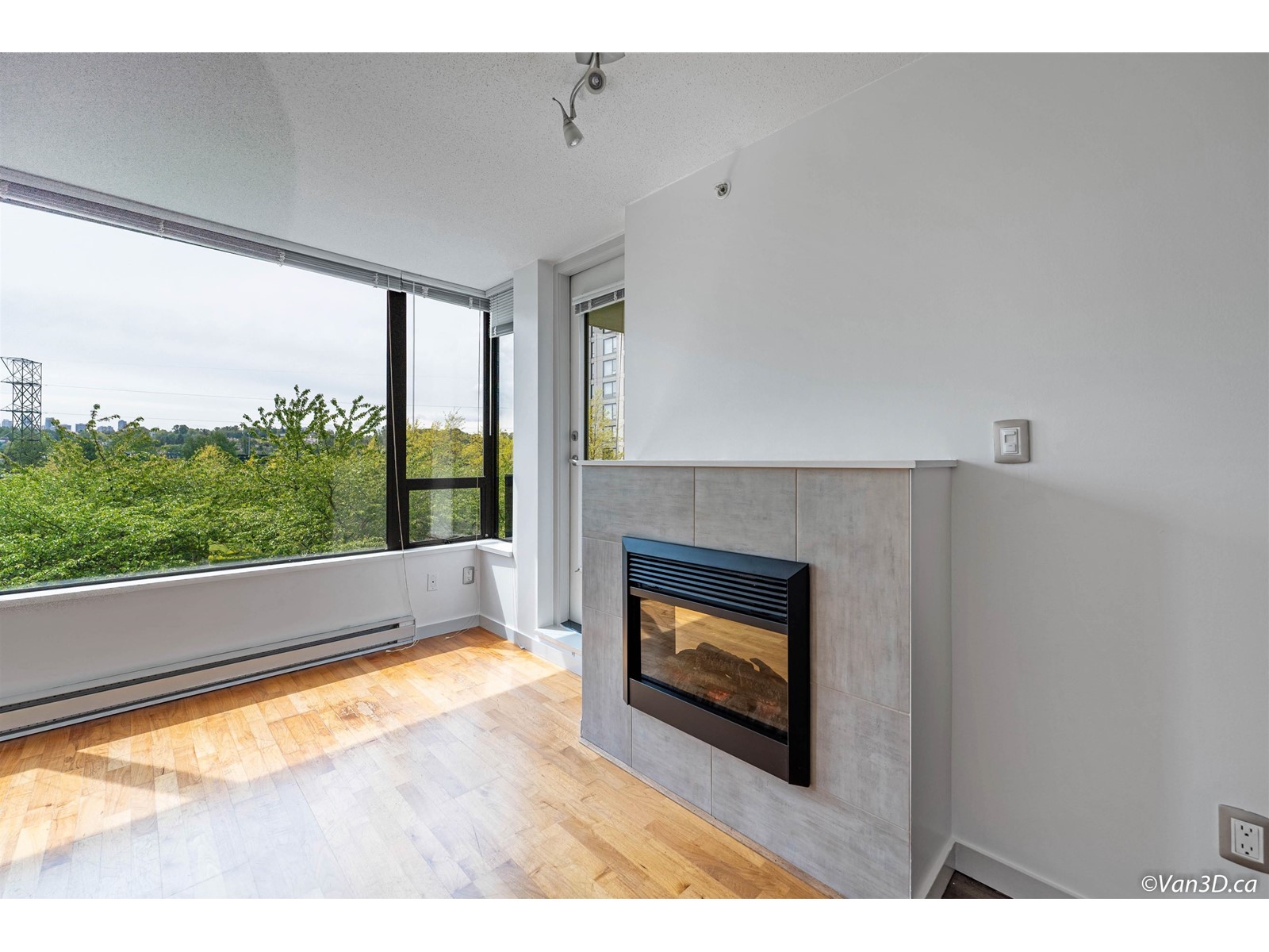 503-4182 Dawson Street, Burnaby, BC, V5C 0A2