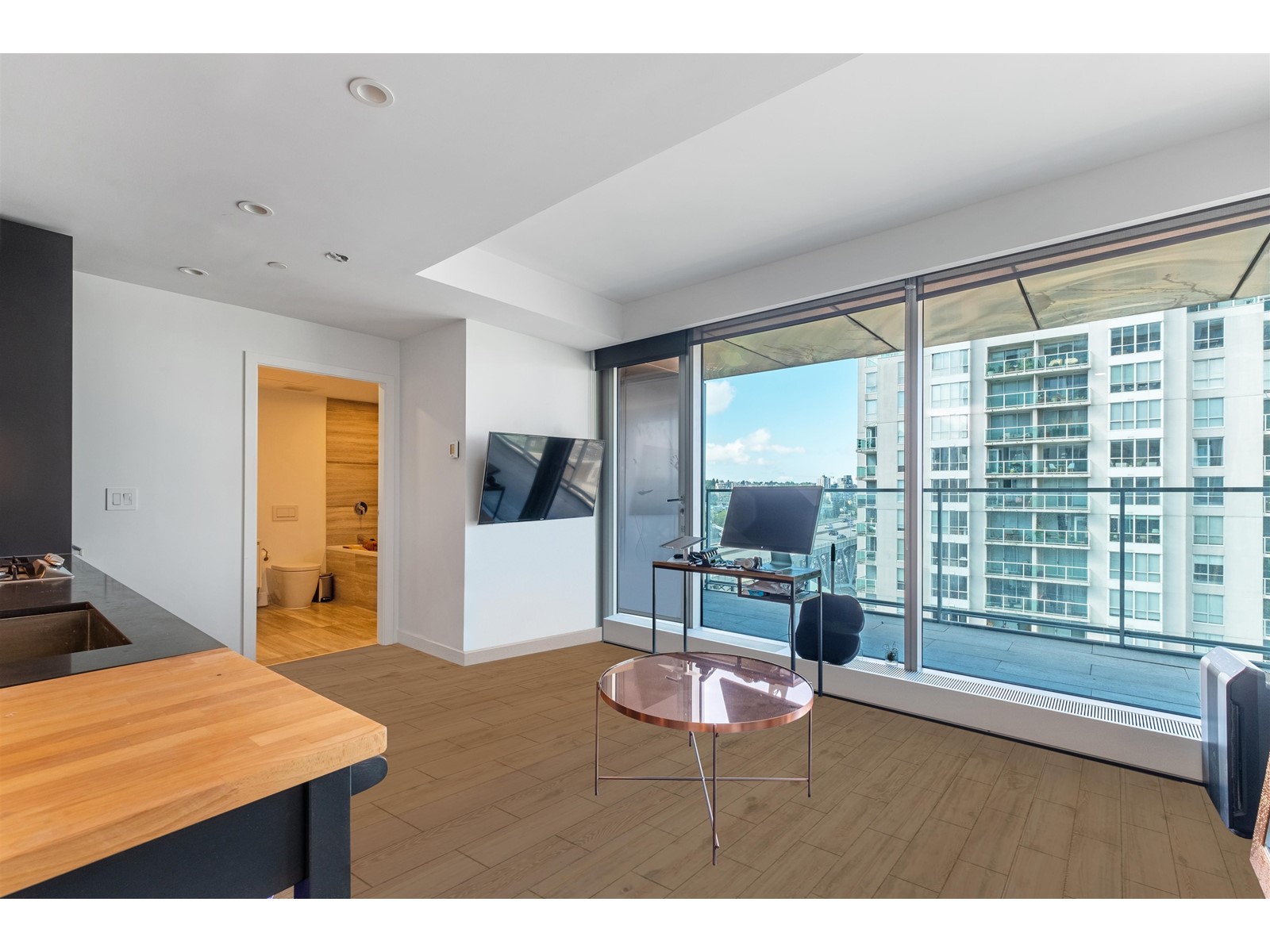 1703-1480 Howe Street, Vancouver, BC, V6Z 0G5