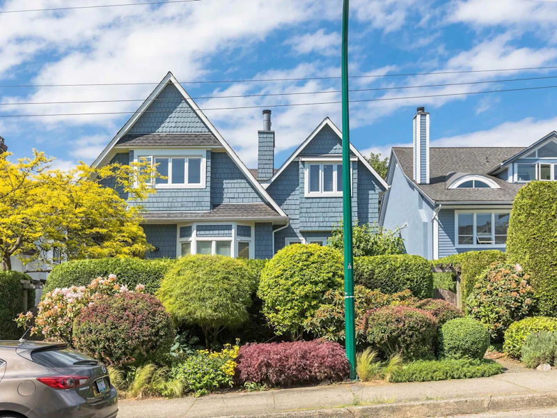 2565 W 5th Avenue, Vancouver BC V6K 1S9