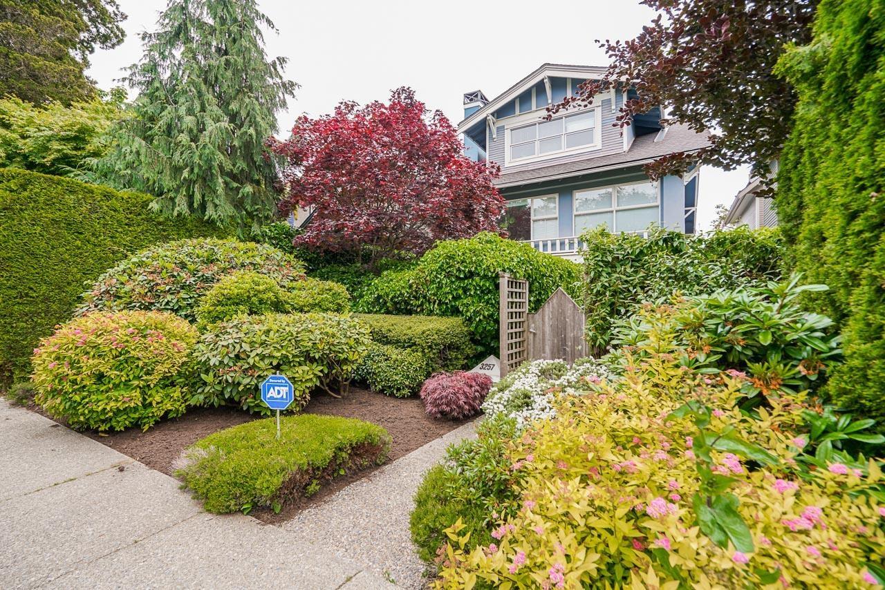 3257 West 2nd Avenue, Vancouver, BC, V6K 1K9