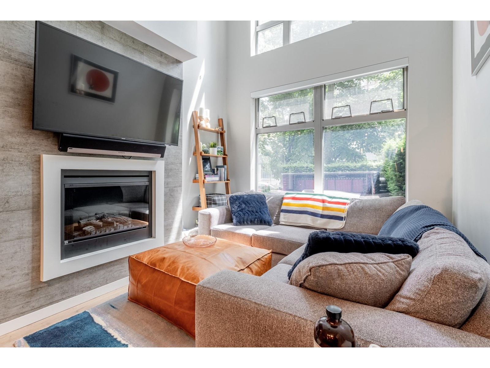 1227 Richards Street, Vancouver, BC, V6B 3G3