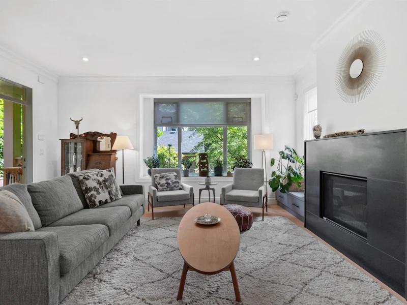1888 Grant Street, Vancouver BC V5L 2Y8