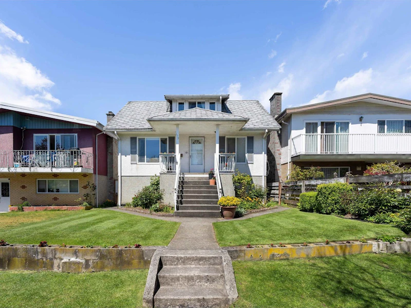 1019 E 39th Avenue, Vancouver BC V5W 1K9