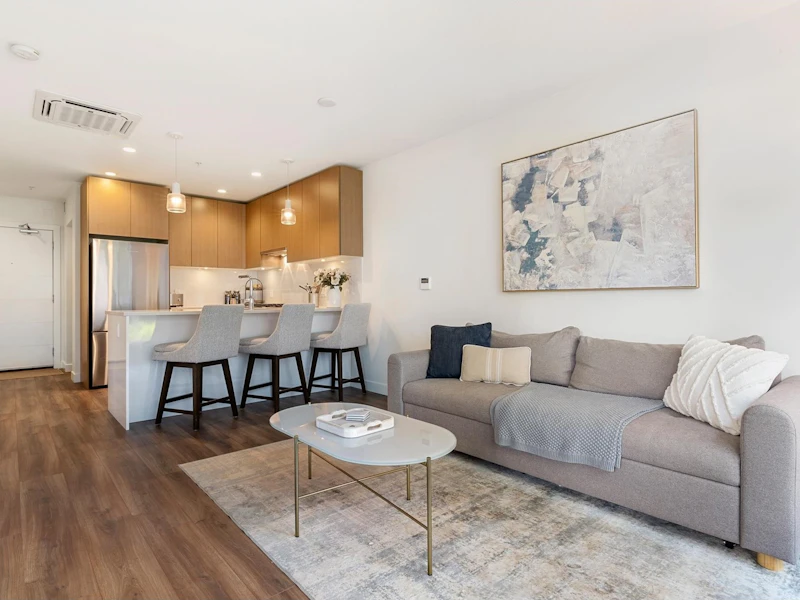 220 - 108 E 8th Street, North Vancouver BC