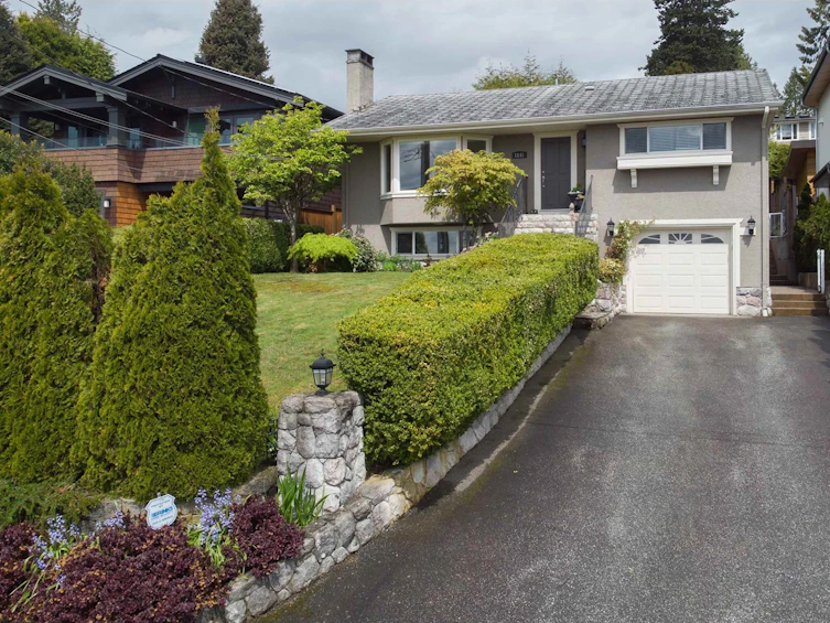 1141 Palmerston Avenue, West Vancouver, BC, V7S 2J5