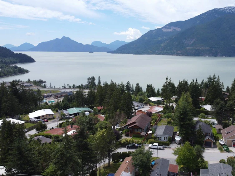833 Britannia Way, Squamish, BC, V8B 1J2