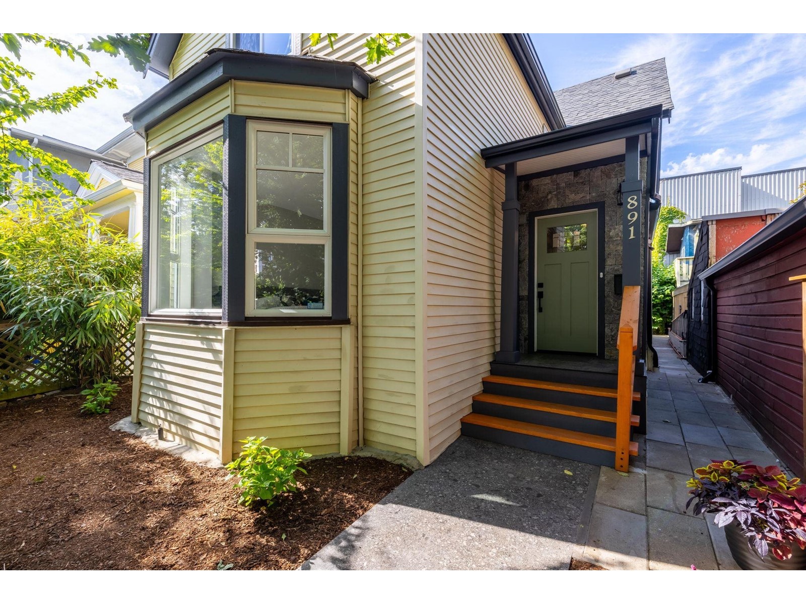 891 East Pender Street, Vancouver, BC, V6A 1V9