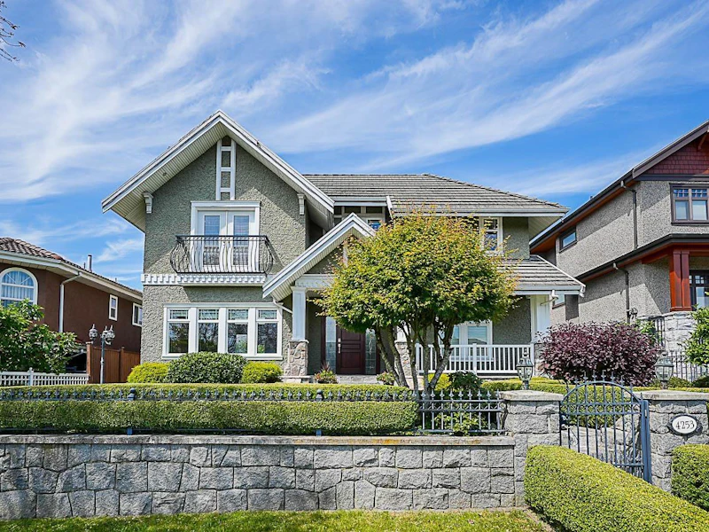 4253 Grant Street, Burnaby BC V5C 3P1