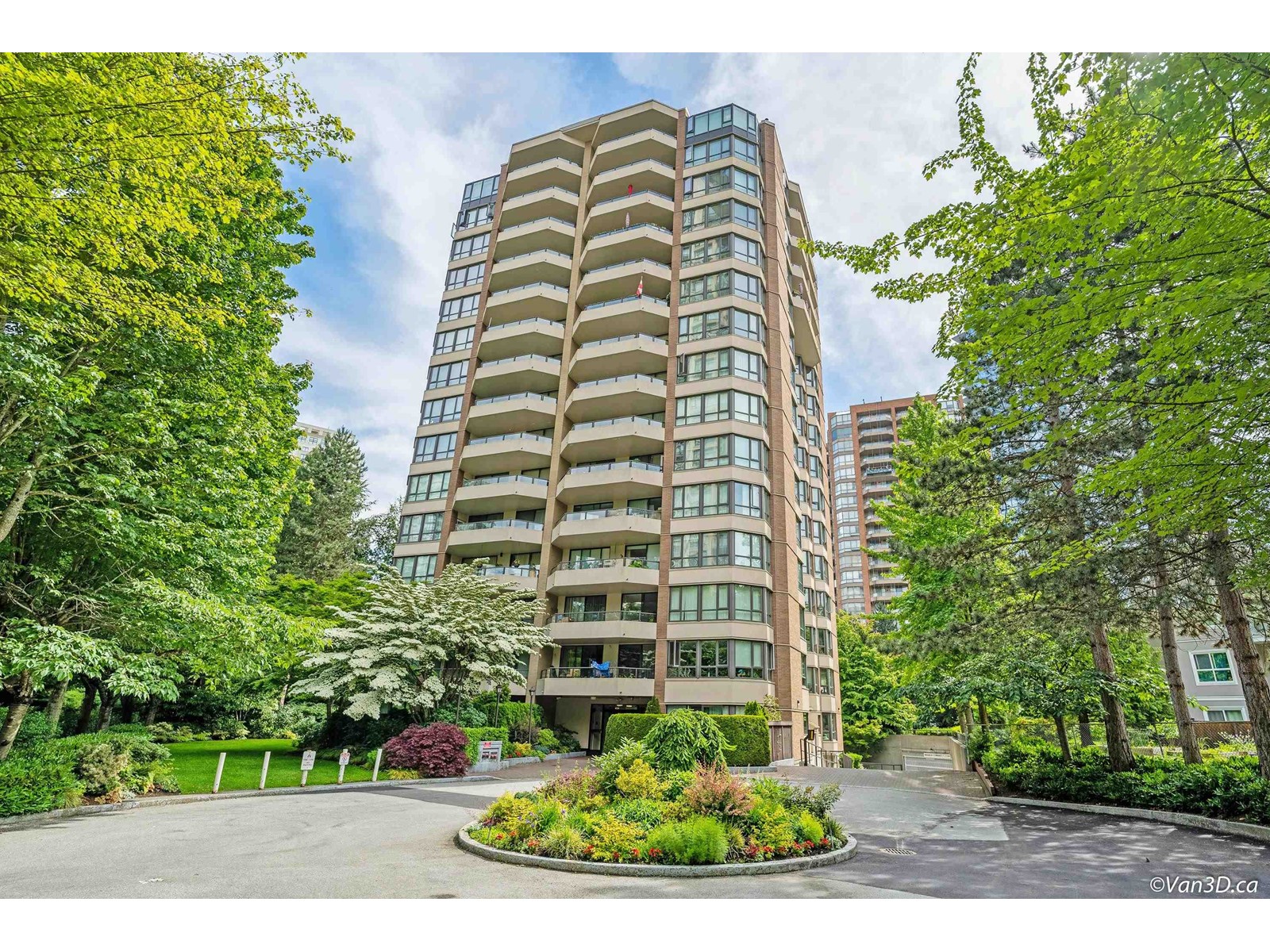904-6152 Kathleen Avenue, Burnaby, BC, V5H 4K8