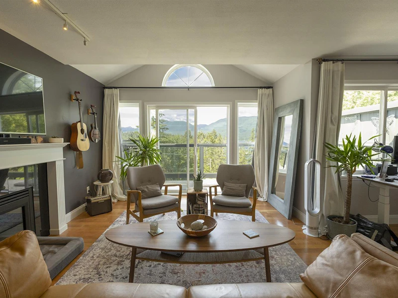 5827 Marine Way, Sechelt BC