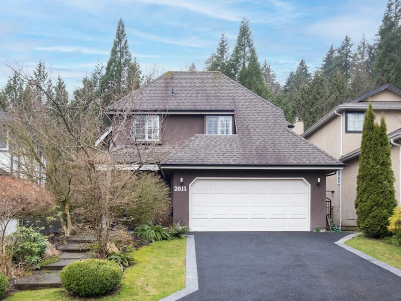 2011 Frames Court, North Vancouver BC V7G 2M7