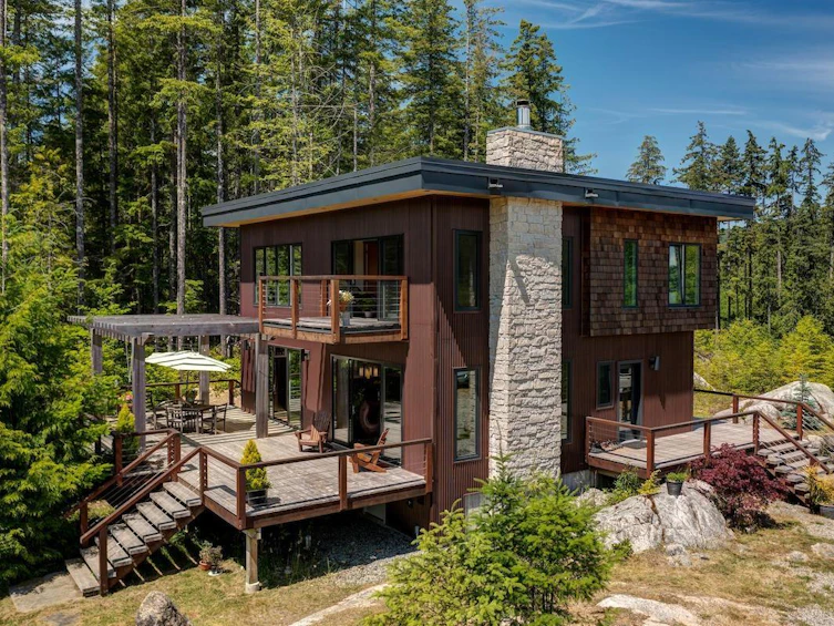 3163 Crystal Road, Roberts Creek, BC, V0N 2W1