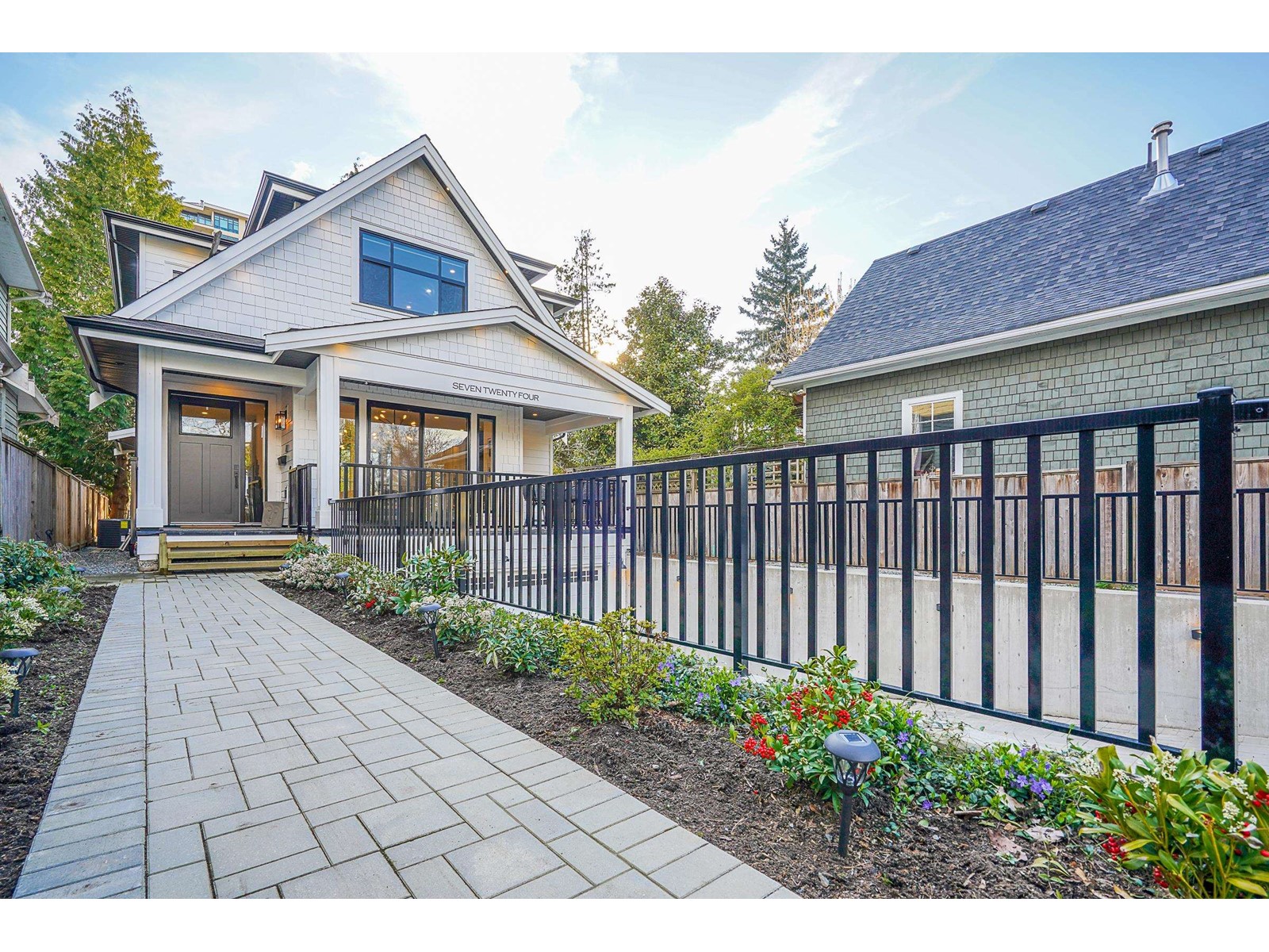 724 Fifth Street, New Westminster, BC, V3L 2Y3