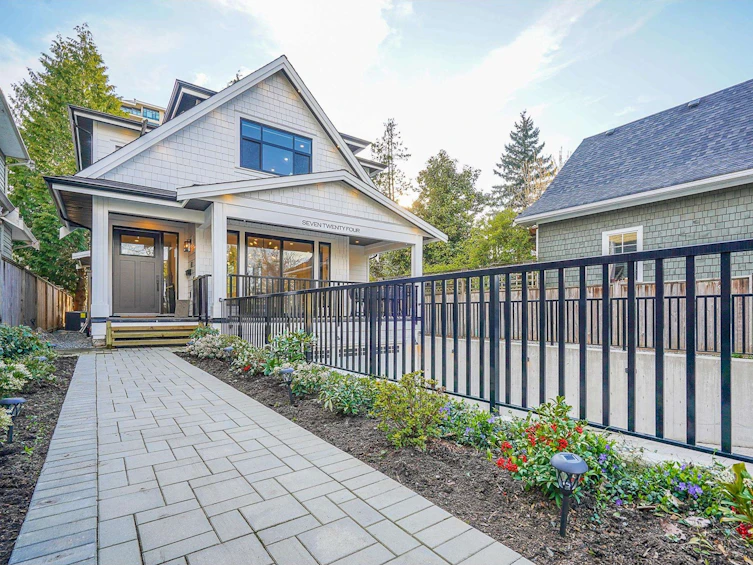 724 Fifth Street, New Westminster, BC, V3L 2Y3