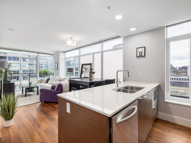 607 - 111 E 13th Street, North Vancouver BC