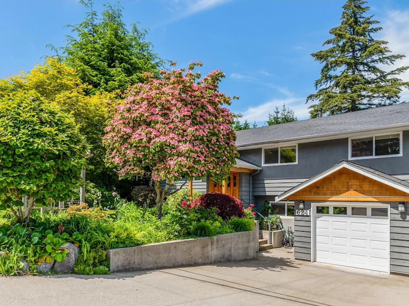 624 E Osborne Road, North Vancouver BC V7N 1M7