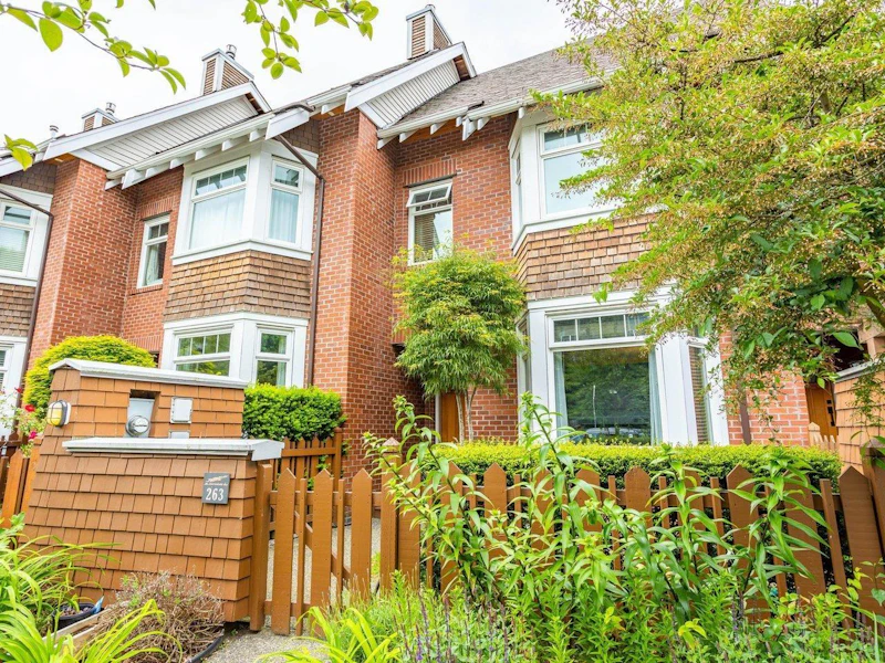 263 Salter Street, New Westminster BC V3M 0B5