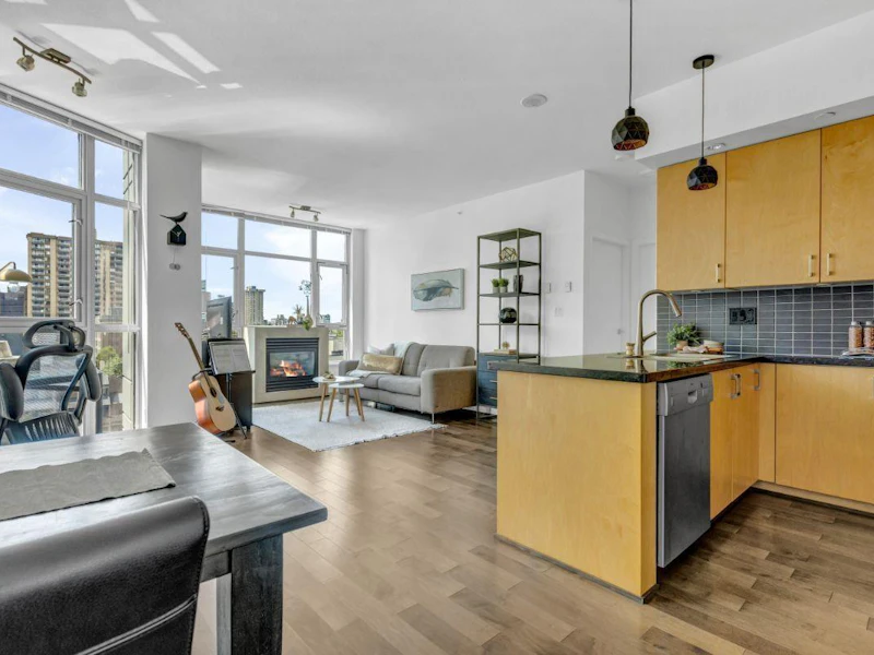 1007 - 1050 Smithe Street, Vancouver BC V6E 4T4
