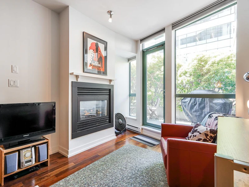 204 - 1238 Burrard Street, Vancouver BC V6Z 3E1