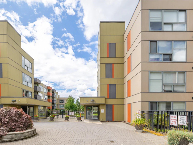 327-12085 228 Street, Maple Ridge, BC, V2X 6M2