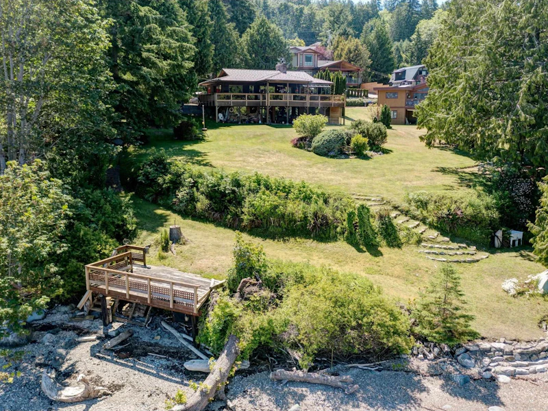 6310 N Gale Avenue, Sechelt BC