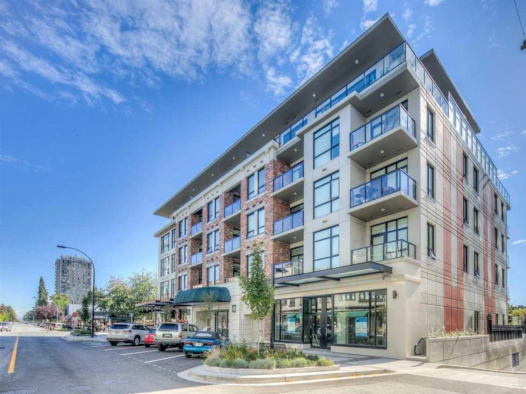 202-105 West 2nd Street, North Vancouver, BC, V7M 0E3