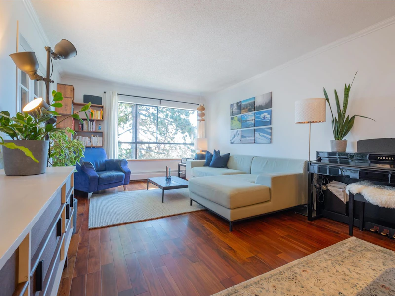 218 - 210 W 2nd Street, North Vancouver BC V7M 1C6