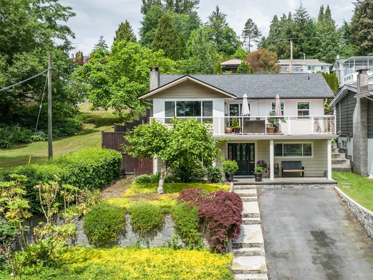 1204 Heywood Street, North Vancouver, BC, V7L 1H4