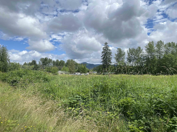 25038 Dewdney Trunk Road, Maple Ridge, BC, V4R 1X7