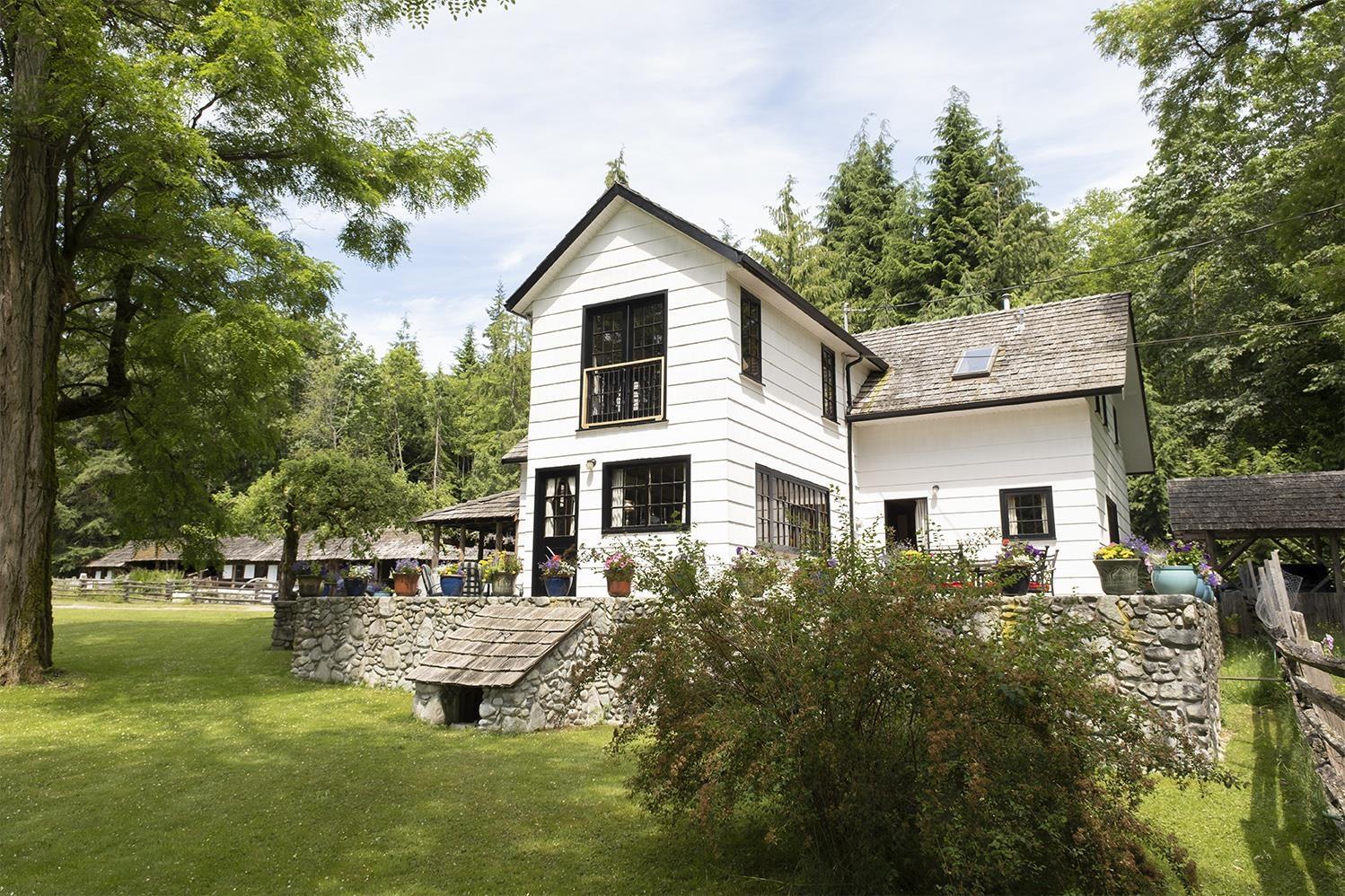 569 Pratt Road, Gibsons, BC, V0N 1V4