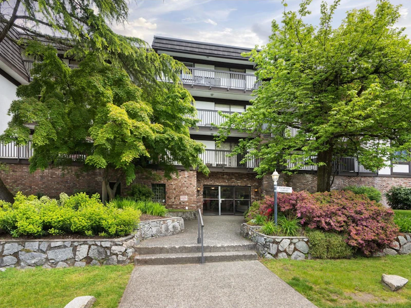 112 - 270 W 3rd Street, North Vancouver BC V7M 1G1