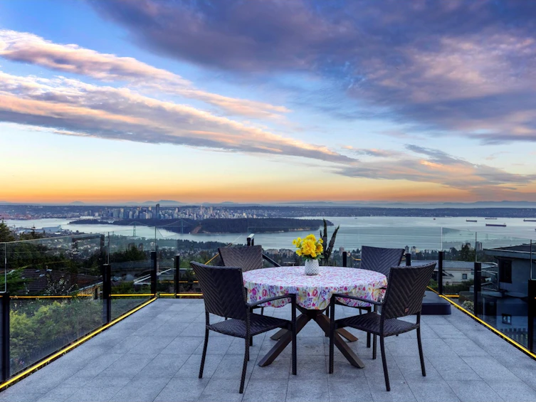 1402 Chippendale Road, West Vancouver, BC, V7S 2N6