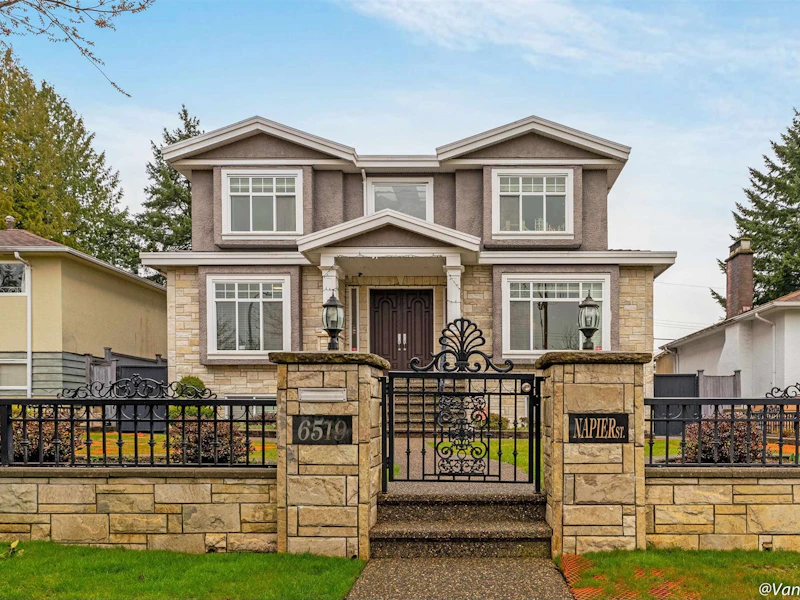 6519 Napier Street, Burnaby BC V5B 2C2