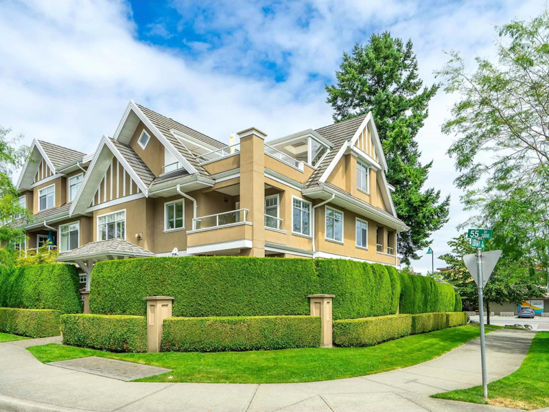 102 - 1320 55th Street, Delta BC V4M 3K3
