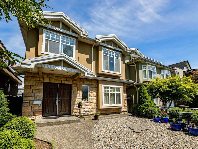 23 E 52nd Avenue, Vancouver BC V5X 1G3