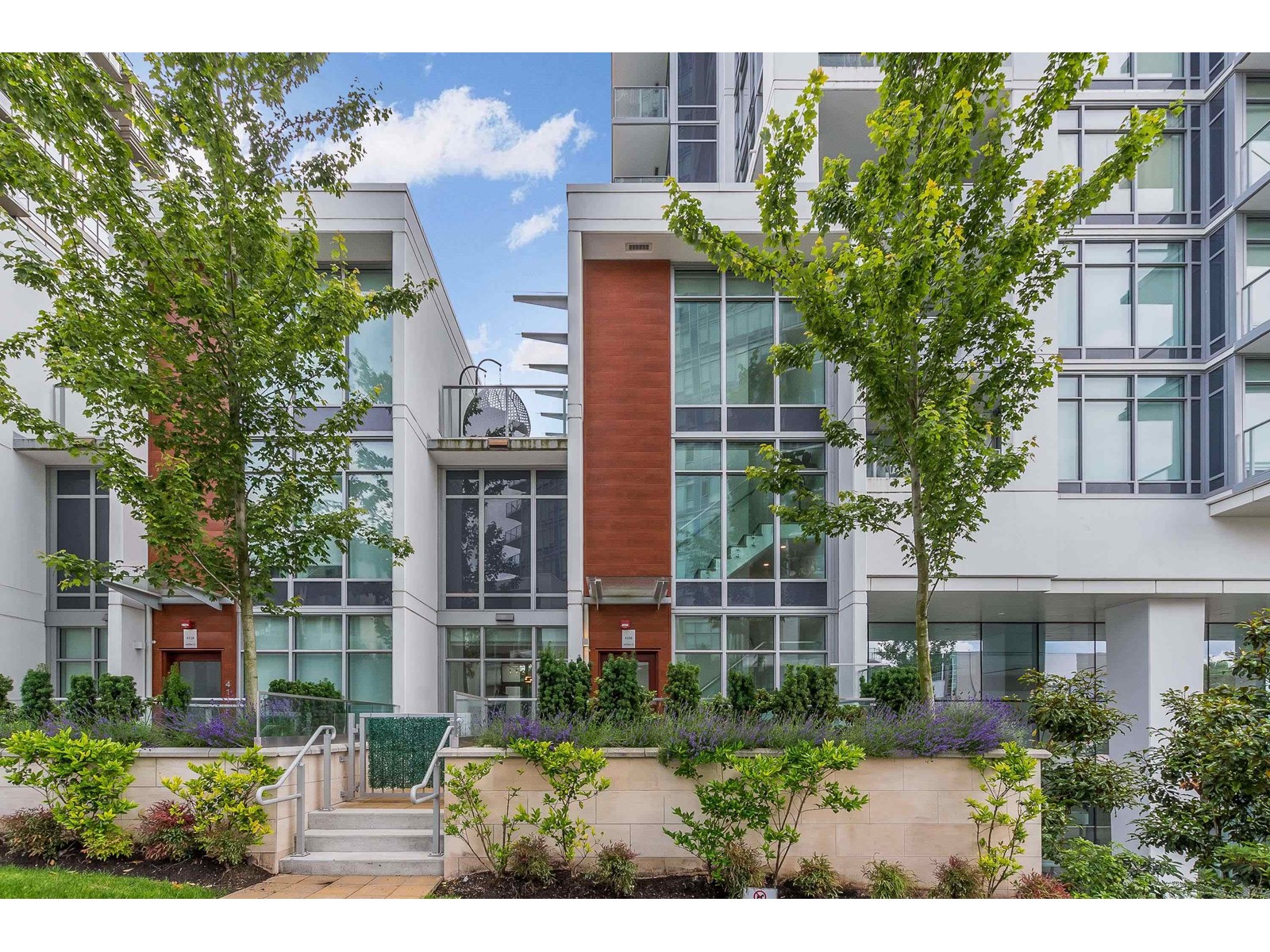 TH1-4108 Halifax Street, Burnaby, BC, V5C 0L2
