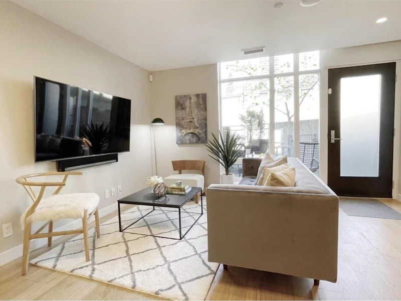 1386 Seymour Street, Vancouver BC V6B 3P3