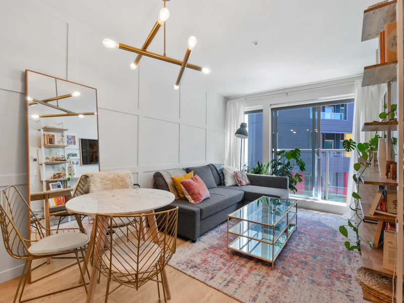 422 - 384 E 1st Avenue, Vancouver BC V5T 0G5