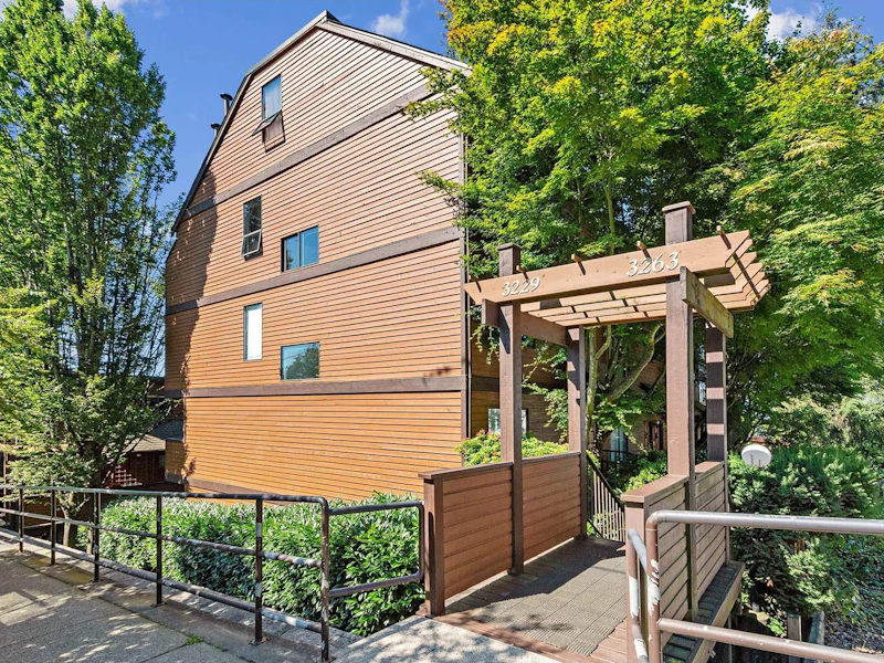 3235 Lonsdale Avenue, North Vancouver BC V7N 4G8