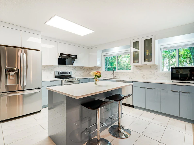1749 Sheridan Avenue, Coquitlam BC V3K 1X2