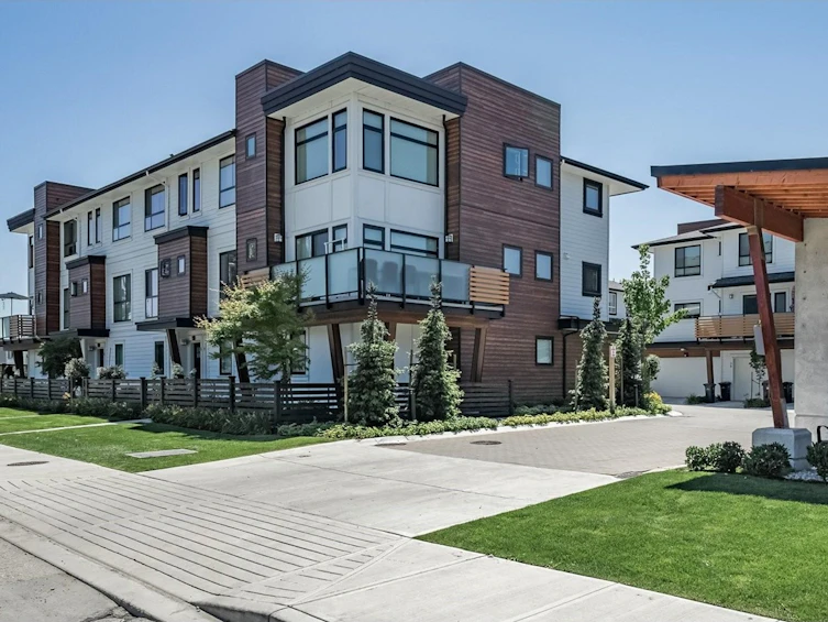 28-240 Jardine Street, New Westminster, BC, V3M 0K8