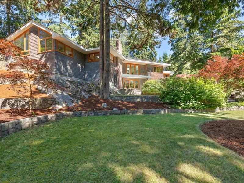 5055 Bear Lane, West Vancouver BC V7W 1L2